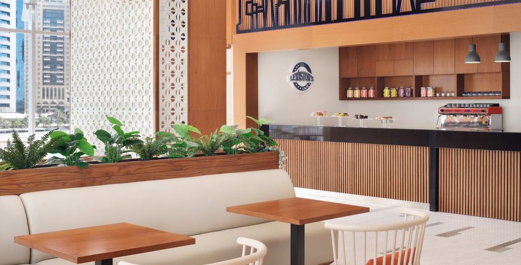 Crowne Plaza Muscat 4* con possibile pre-estensione al Delta Hotels by Marriott City Center Doha 5*