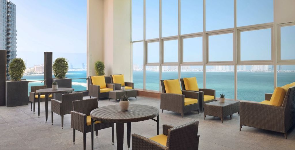 Crowne Plaza Muscat 4* con possibile pre-estensione al Delta Hotels by Marriott City Center Doha 5*