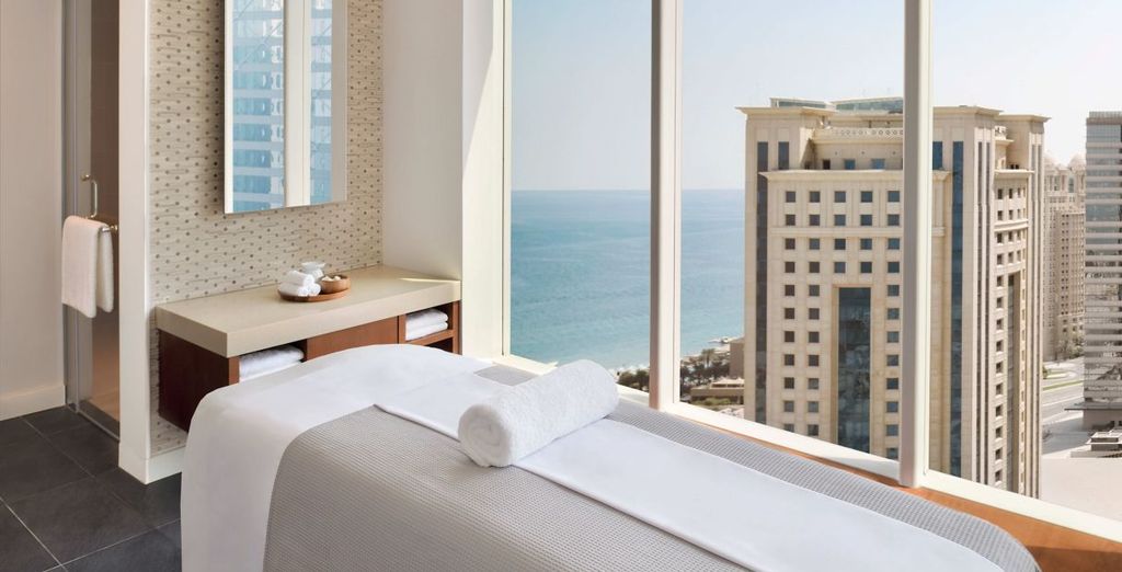 Crowne Plaza Muscat 4* con possibile pre-estensione al Delta Hotels by Marriott City Center Doha 5*