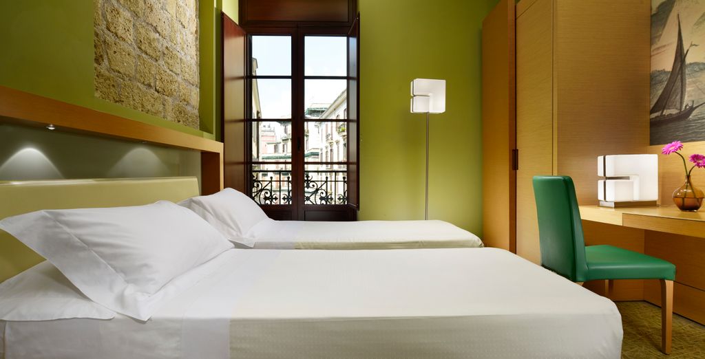 UNAHOTELS Napoli 4*