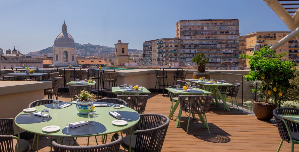 UNAHOTELS Napoli 4*