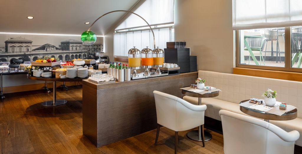 UNAHOTELS Napoli 4*