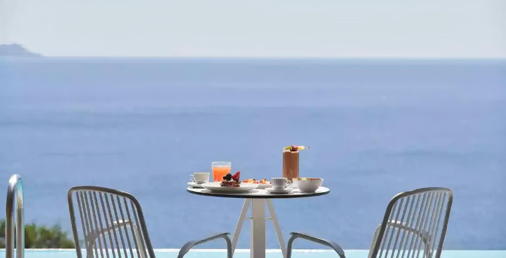 Radisson Blu Euphoria Resort 5*