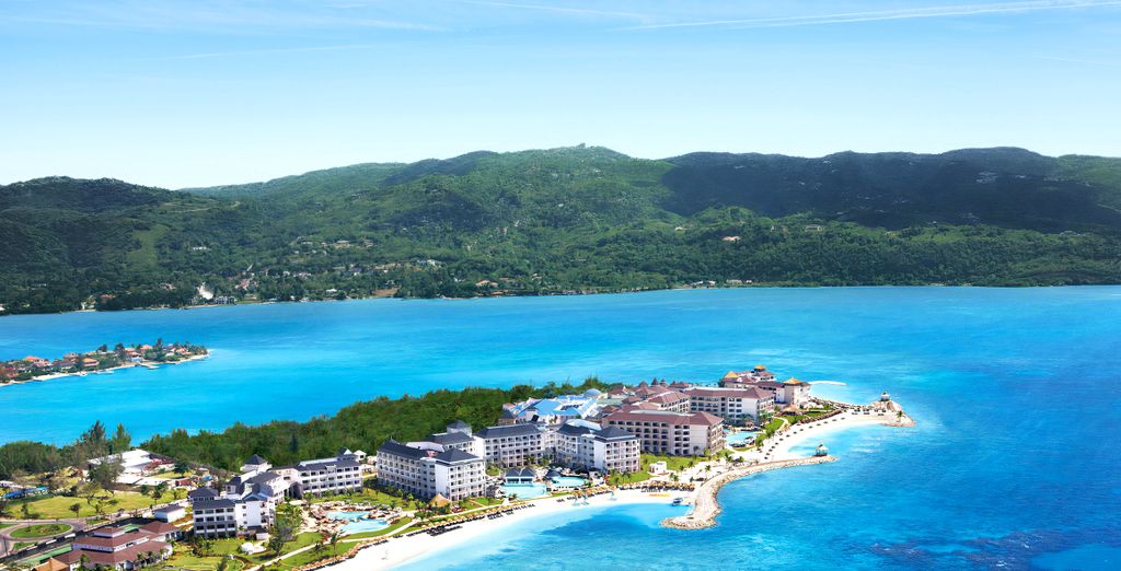 Millennium Hilton New York One UN Plaza 4* e Secrets St. James Montego Bay 5* - Adults Only