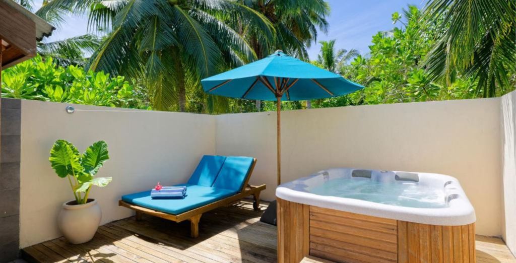 Canareef Resort Maldives 4* 