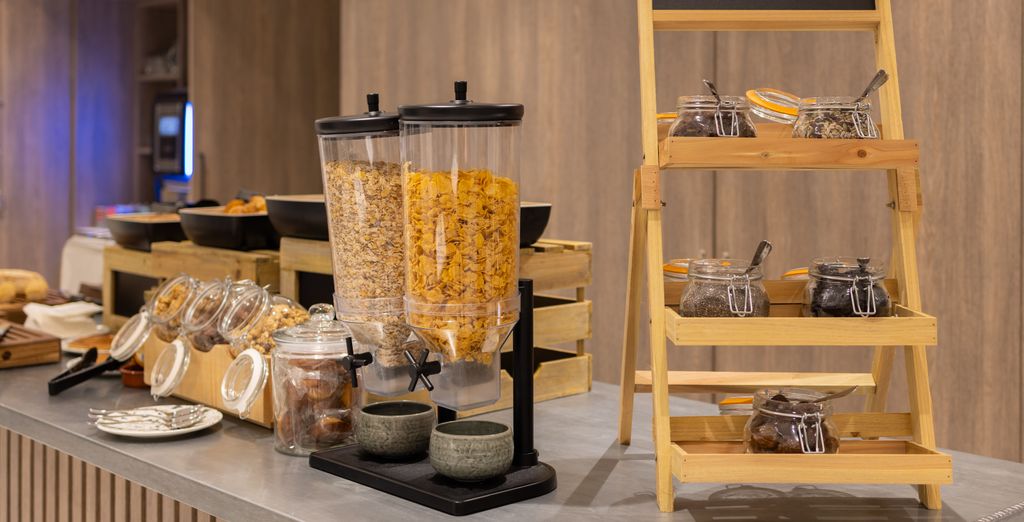 Staybridge Suites - Cannes Centre 4*