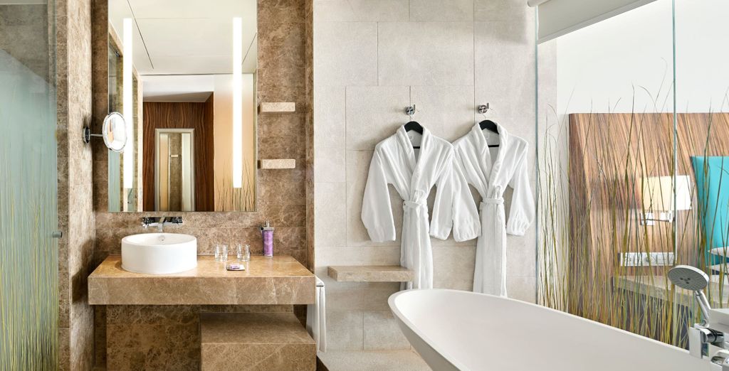 Hyatt Andaz Capital Gate 5* con biglietti per il Gran Premio di Formula 1