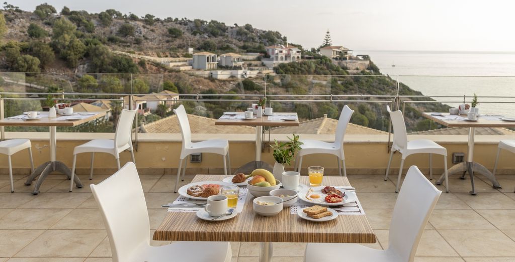Louis Apostolata Island Resort & Spa 5*