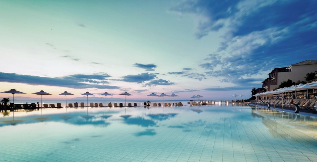 Louis Apostolata Island Resort & Spa 5*