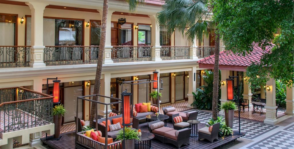 Namaka Resort Kamala 5*, Phi Phi CoCo Beach Resort 4*, Khao Lak Laguna Resort 4* con pre-estensione opzionale a Bangkok 