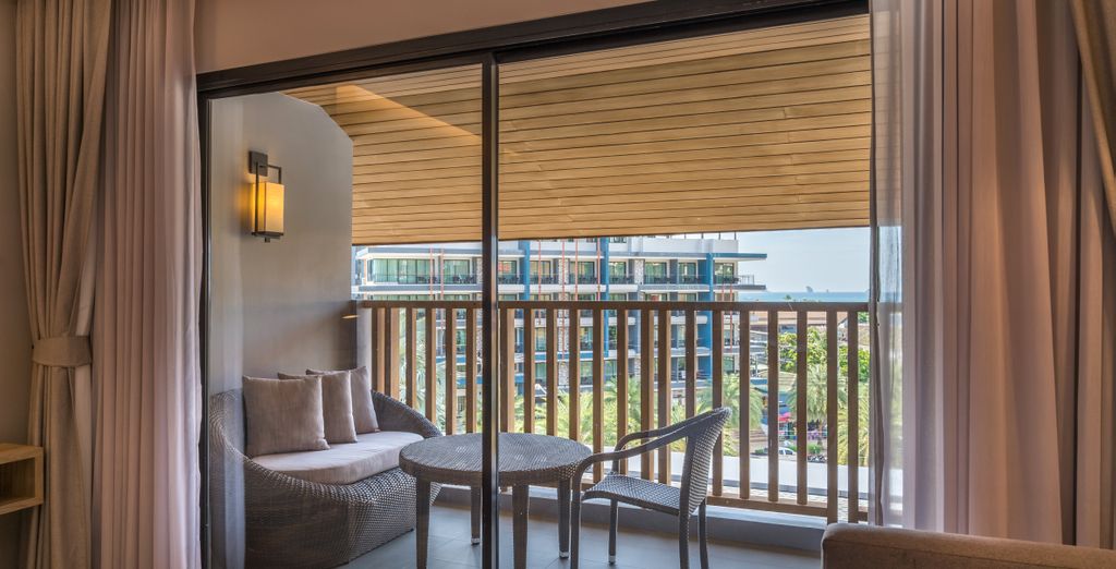 The Sukosol Hotel 5*, Holiday Inn Resort Krabi Ao Nang Beach 4* e Kantary Bay Hotel Phuket 4*