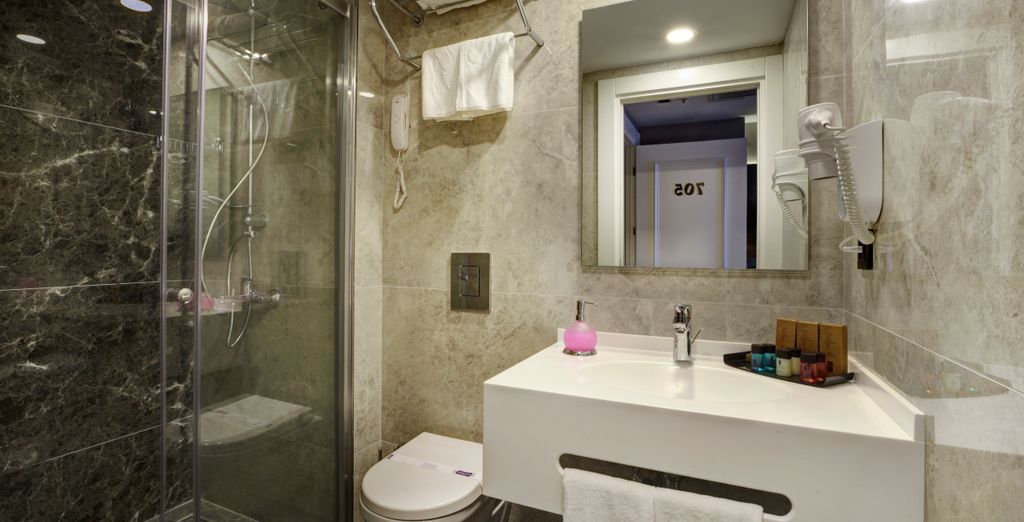 Dora Pera Hotel 4*