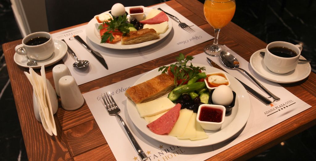 Dora Pera Hotel 4*