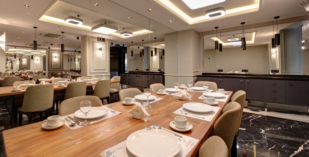 Dora Pera Hotel 4*