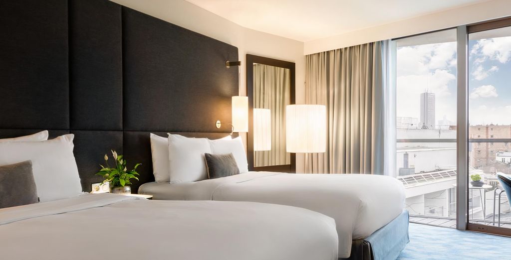 Renaissance Paris Arc de Triomphe 5*