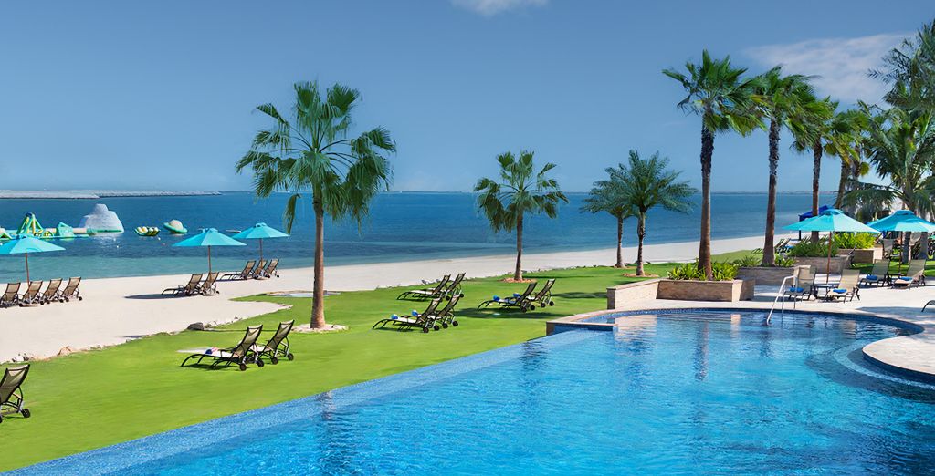 JA Beach Hotel 5*