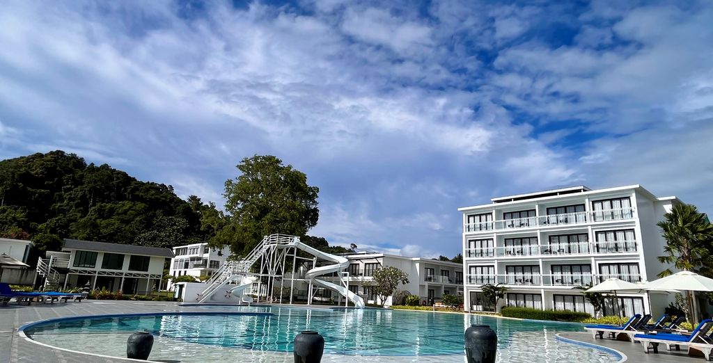 Combinato Maikhao Palm Beach Resort 4*, Royal Yao Yai Island Beach Resort 5* e Mai Khao Lak Beach Resort & Spa 5*
