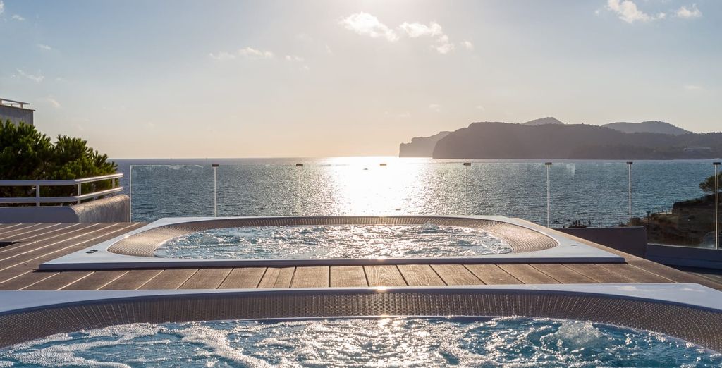 Fergus Style Cala Blanca Suites 4*