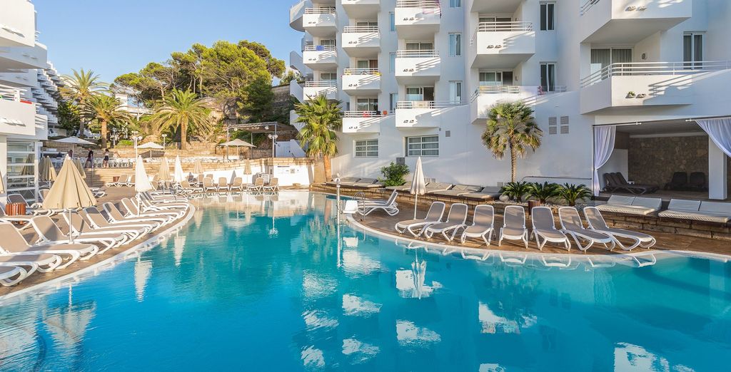 Fergus Style Cala Blanca Suites 4*