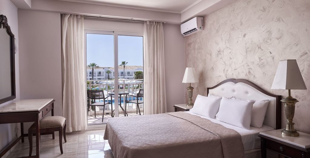 Sandy Beach Resort 5*