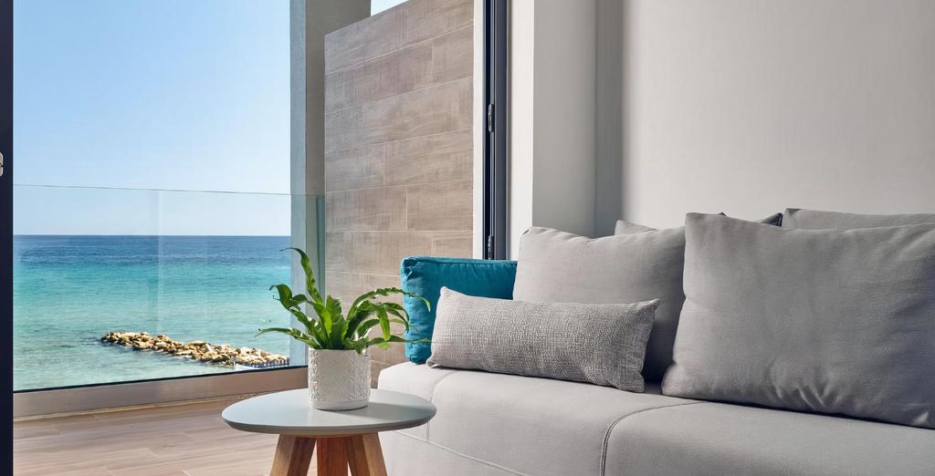 Cavo Orient Beach Hotel & Suites 4*