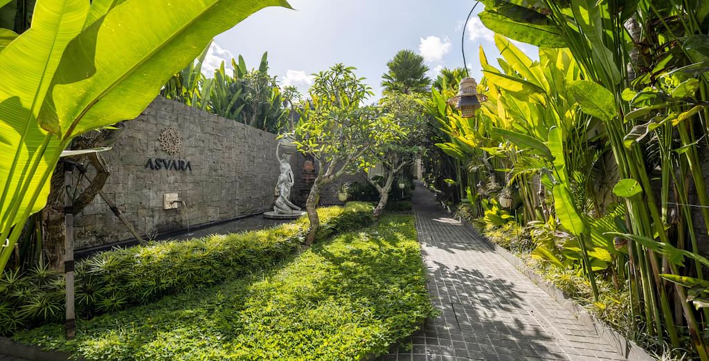 Dusit Thani Singapore 5*, Asvara Villa Ubud 5*, Royal Avila Boutique Resort 5* e Bali Beach Hotel Sanur 5*