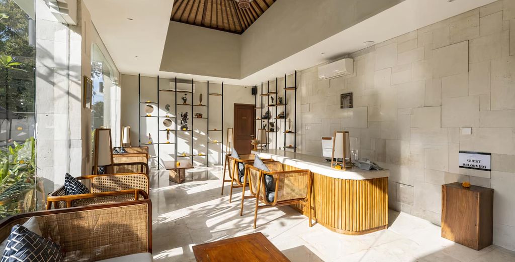 Dusit Thani Singapore 5*, Asvara Villa Ubud 5*, Royal Avila Boutique Resort 5* e Bali Beach Hotel Sanur 5*
