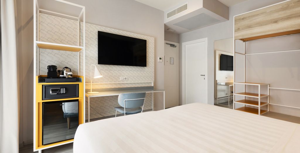 Adesso Hotel 4*