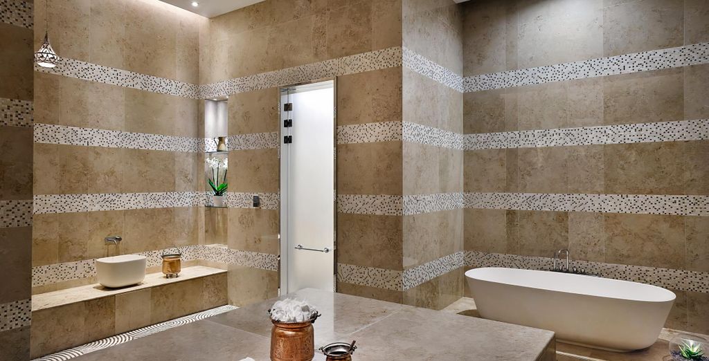 The Ritz-Carlton, Doha 5* con possibile estensione al The Outpost Al Barari 5*