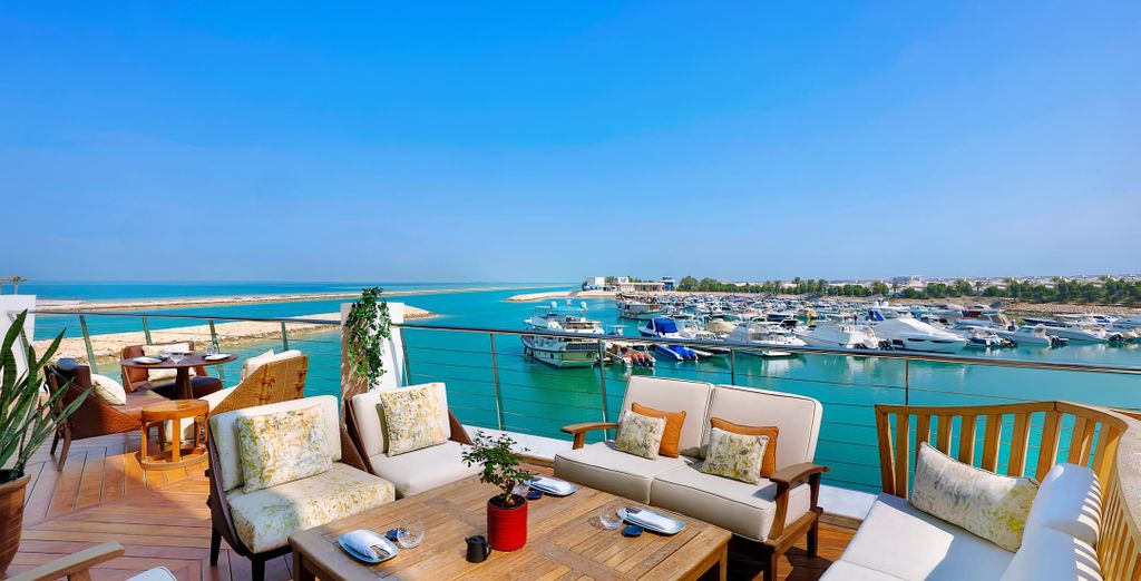 The Ritz-Carlton, Doha 5* con possibile estensione al The Outpost Al Barari 5*