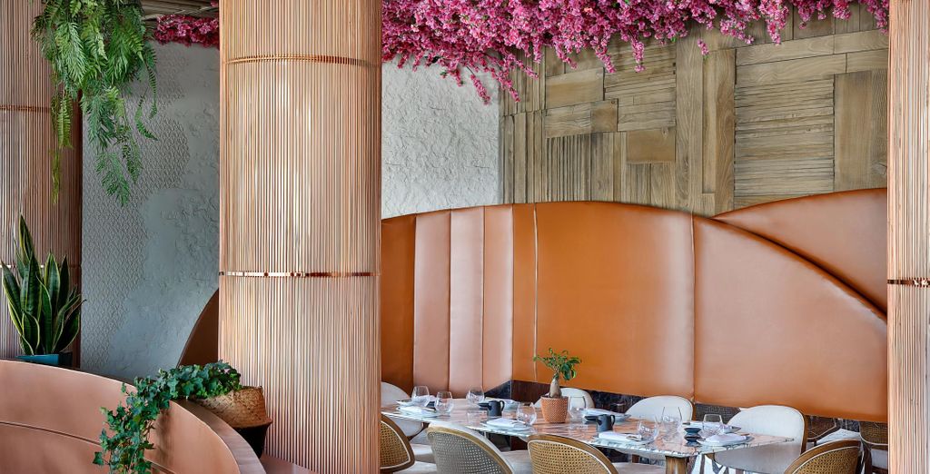 The Ritz-Carlton, Doha 5* con possibile estensione al The Outpost Al Barari 5*