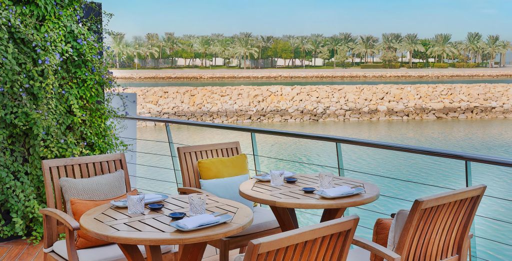 The Ritz-Carlton, Doha 5* con possibile estensione al The Outpost Al Barari 5*