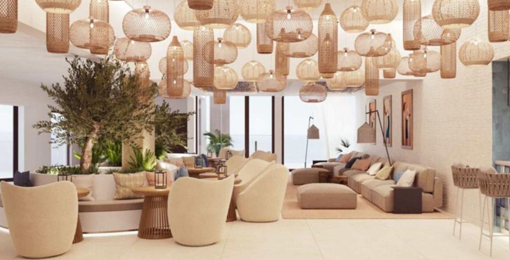 Hotel Cala San Miguel 5*