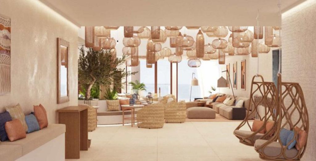 Hotel Cala San Miguel 5*