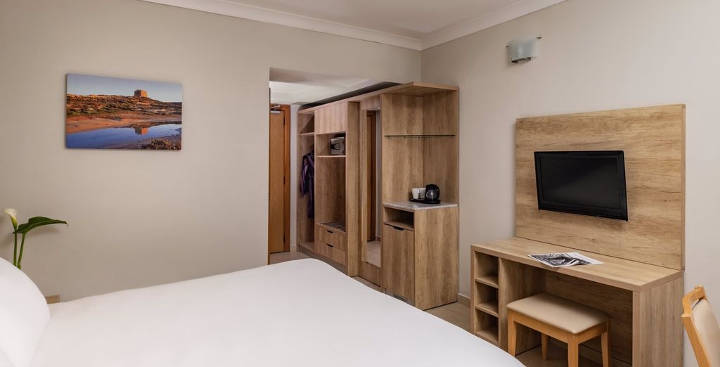 Qawra Palace Resort & Spa 4*