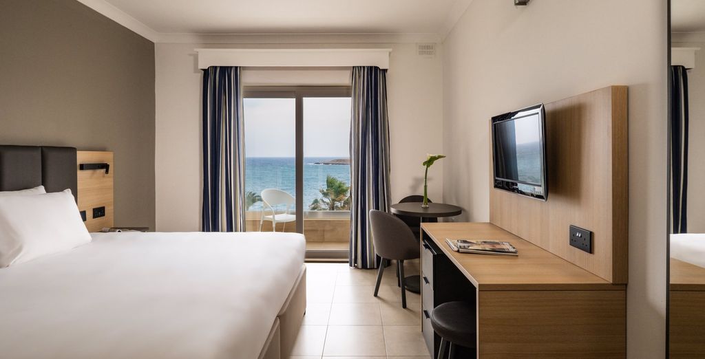 Qawra Palace Resort & Spa 4*