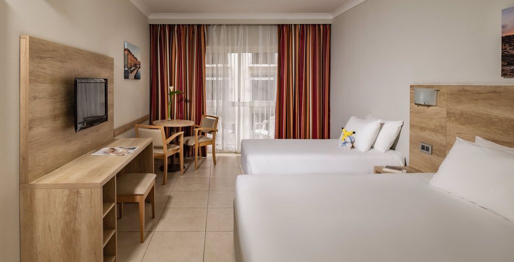 Qawra Palace Resort & Spa 4*