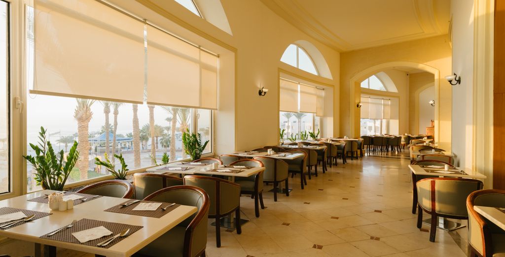 Renaissance Golden View Beach Resort by Marriott 5*