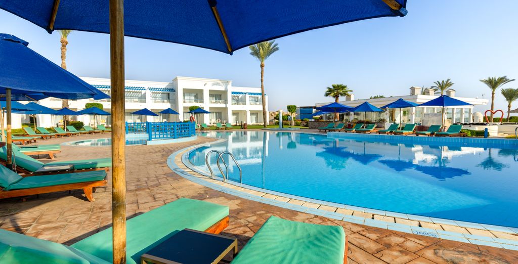 Renaissance Golden View Beach Resort by Marriott 5*