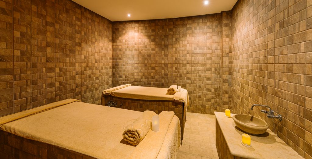Renaissance Golden View Beach Resort by Marriott 5*