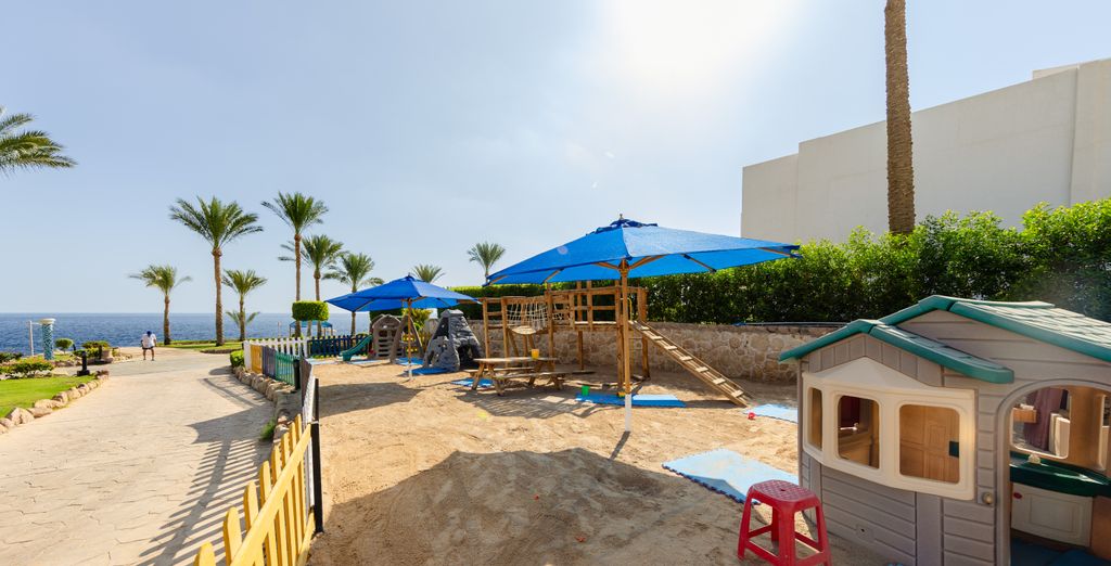 Renaissance Golden View Beach Resort by Marriott 5*