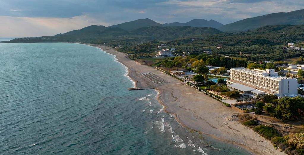 Ninos Grand Beach Resort 4*