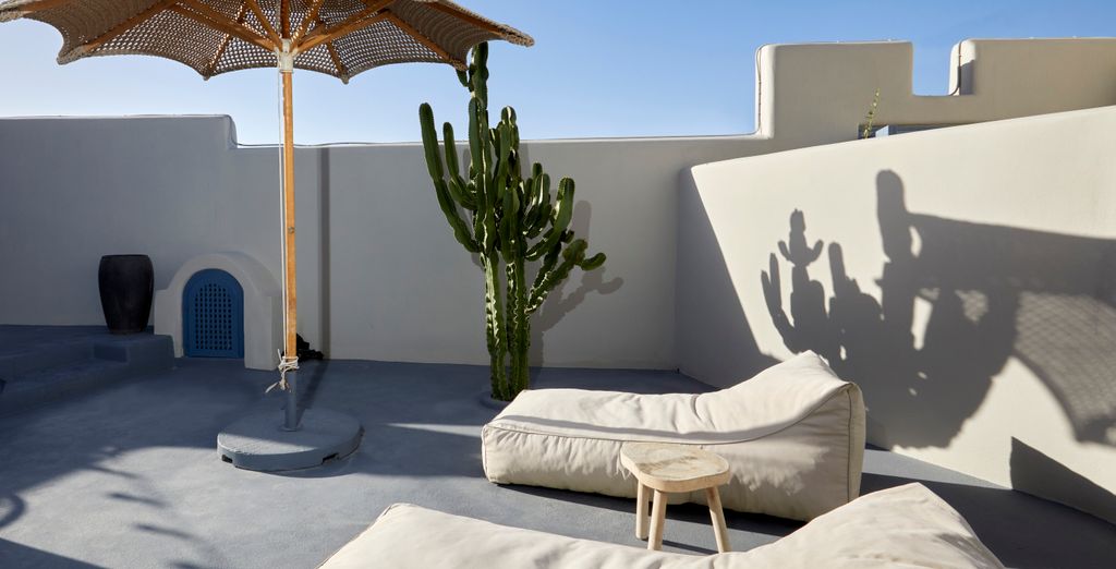 Luna Santorini Suites and Villas