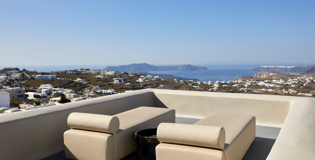 Luna Santorini Suites and Villas