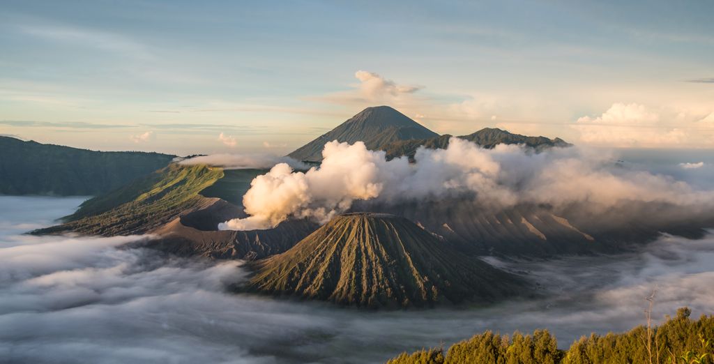 Tour privato: Dai vulcani maestosi ai segreti tropicali
