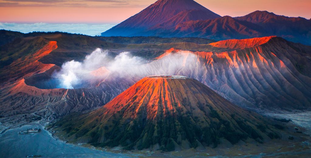 Tour privato: Dai vulcani maestosi ai segreti tropicali