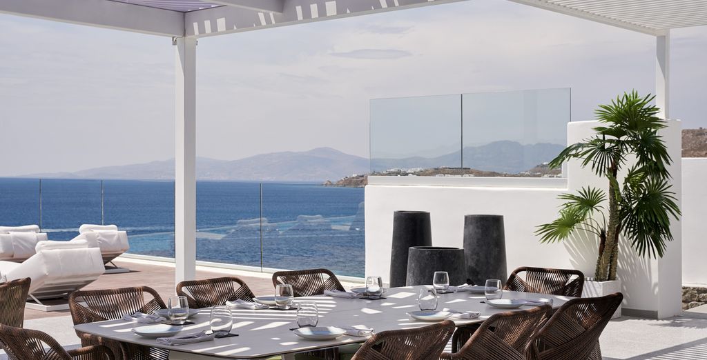 Kouros Hotel & Suites 5*