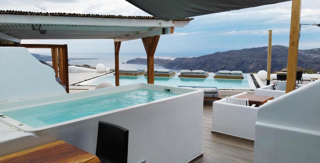 Amaze Suites 5*