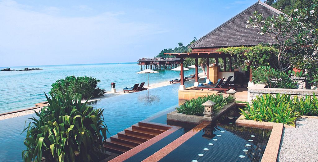 The Majestic Malacca Hotel 5*, Hotel Stripes Kuala Lumpur 5*, Cameron Highlands Resort 5* & Pangkor Laut Resort 5*