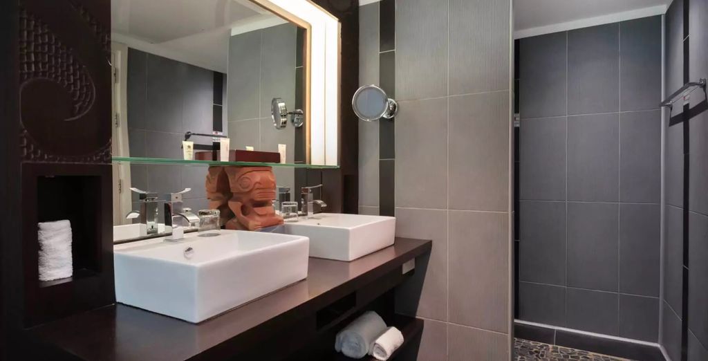 Crociera di 7 notti tra le Isole della Società e Te Moana Tahiti Resort 4*